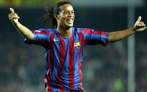 A Barça player from these days is being compared to the Brazilian legend, for the trouble he brings to the locker room.