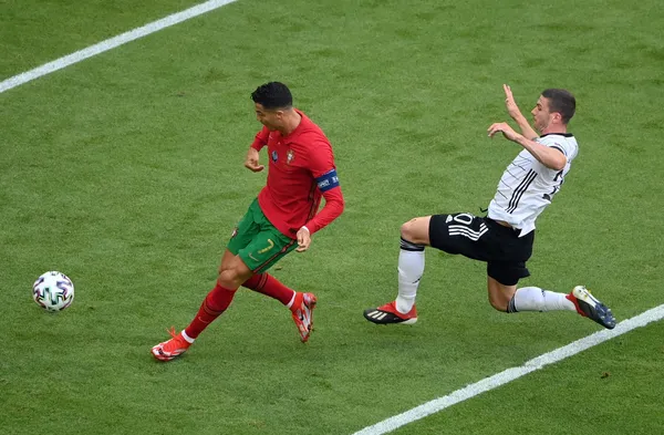 A couple of seasons ago, Cristiano Ronaldo embarrassed the Atalanta footballer by refusing to change his shirt. Last Saturday, the German claimed his revenge at Euro 2021.