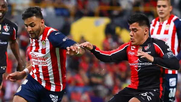 A fierce fight on social networks between a player from Club Deportivo Guadalajara and a player from Atlas ended up involving the wife of one of the players.