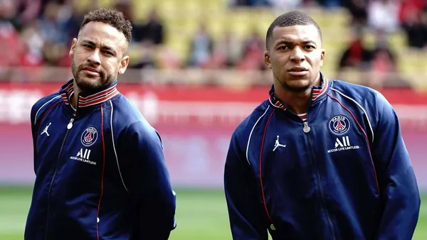 A former French PSG player defended his compatriot and questioned the Brazilian's behavior.