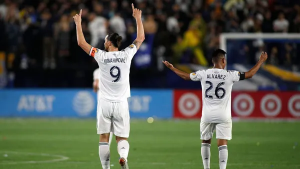 A great goal, a possible call-up and a superlative level from Efraín Álvarez gave reason to the praise that Zlatan Ibrahimovic had with the Los Angeles Galaxy midfielder.