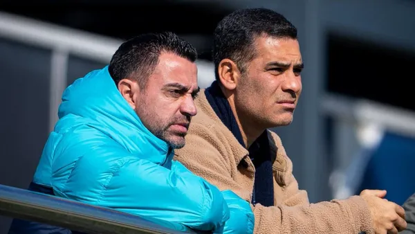 After his unfortunate statements, the Mexican supports Xavi and rectifies his comments.