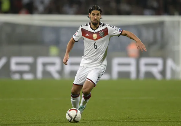 After not being taken into account in Juventus by Pirlo, Khedira would have decided to play in the MLS to finish his carreer.