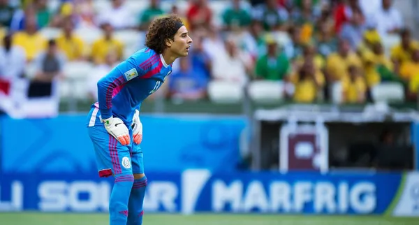 After the painful elimination in the Liga MX by the main rival Chivas de Guadalajara, the transfer market began to move in Club America and Guillermo Ochoa has interesting offers from Rayados de Monterrey