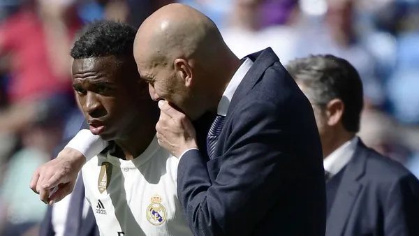 After the relationship between Vinicius Jr. and Zinedine Zidane got turbulent, the French coach has already a replacement in mind.
