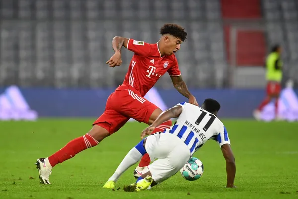 Aged 20, the defender, formed in FC Dallas, is called to be one of the best U.S. players in the future, and had his first time with the German first team.