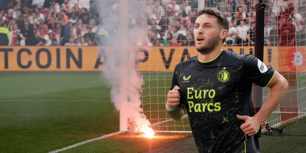 Ajax’s fans couldn’t stand their team loss and they provoke a mass riot in stadium