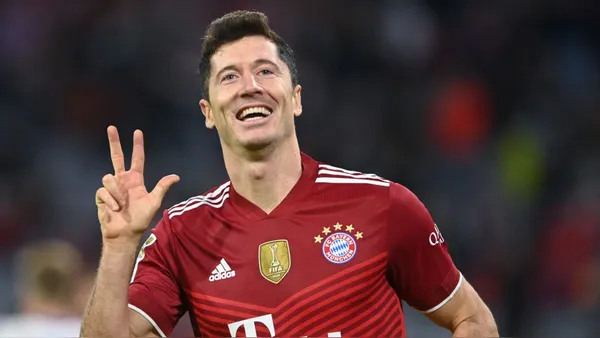 Alarm bells are ringing at Bayern Munich! The Polish striker is close to leaving the Bavarian giants.