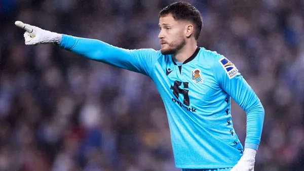 Álex Remiro could be an option to sign by FC Barcelona - Marca