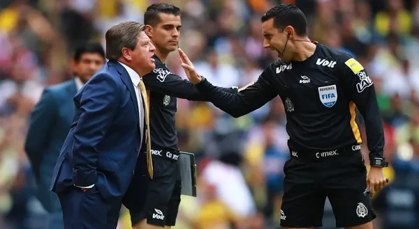 America does not find the way and Miguel Herrera focuses more on the refereeing than on the team's game, this time he lost even in the discussion