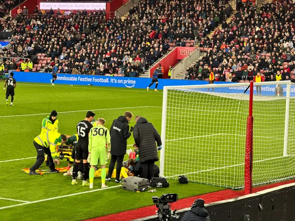 An unfortunate incident occurred when Hammers goalkeeper Lukasz Fabianks