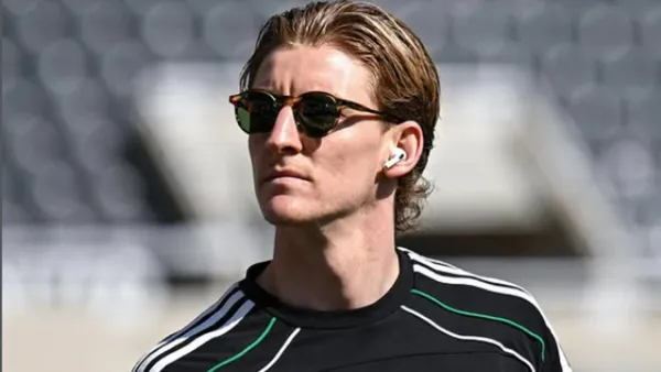 Anthony Gordon could be an option in case of Mohamed Salah leaves Liverpool