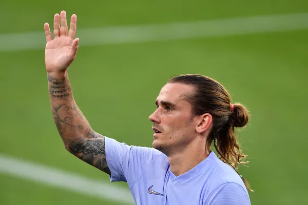 Antoine Griezmann returned to Atletico Madrid in one of the last minute moves, the striker returned to Madrid and reduced his salary so that the move could be completed.