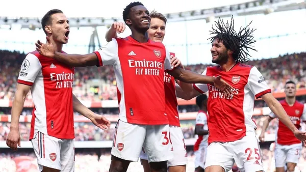 Arsenal beat Leeds United 2-1 in a game in which they showed more ambition, a logical consequence given that they are in the fight for the Champions League places.
