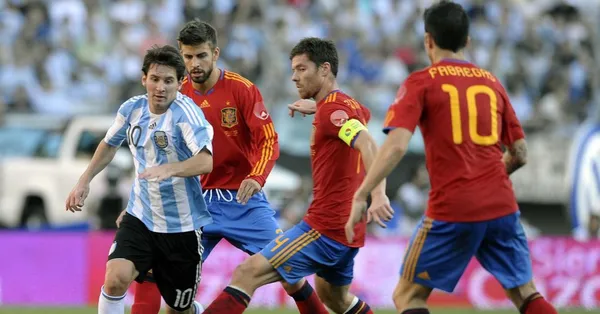 As a prolific striker, he was constantly scoring goals in La Liga, but now he started spending time with the board and the waves.