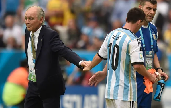 At 66 years old the former Argentina manager, who was runner-up in 2014 World Cup, died by a hospital infection after a cardiac disease