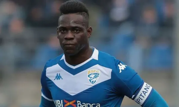 Balotelli did another of his crazy things but this time the results were different and the fans got angry.