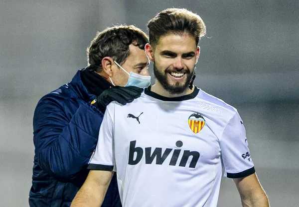 Barcelona is obliged to beat Valencia