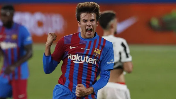 Barcelona youngster Riqui Puig has changed his agency to a new agency that also manages incoming Barcelona coach Xavi Hernandez.