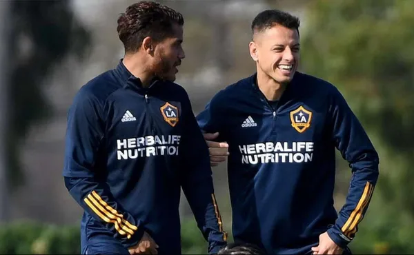 Both are teammates in LA Galaxy, they had a bad season in MLS but Lletget still has opportunities in the USMNT and Javier Hernandez was not called to the Mexican National Team