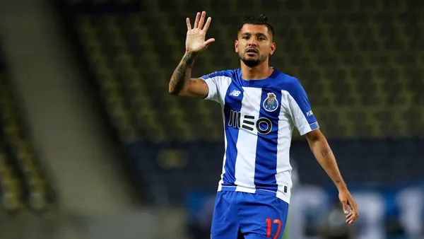 Both Spanish and Italian side are interested on the Mexican attacker and could pay a fortune for him.