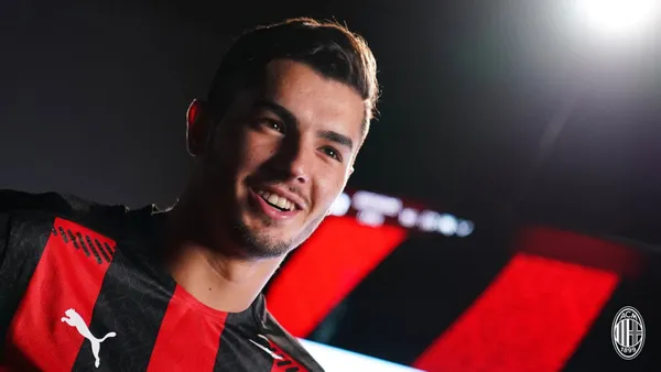 Brahim Diaz wearing the AC Milan jersey.