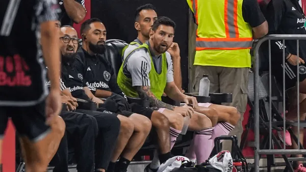 Can Leo Messi go to the bench in the next two games with his team?