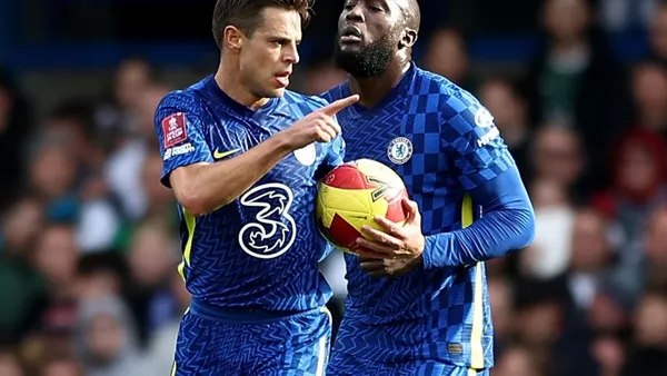 Chelsea reached the round of 16 of the FA Cup (2-1), and not without suffering against a surprising Plymouth Argyle, who forced extra time and almost did the same in the penalty shootout. Azpilicueta, Marcos Alonso, and Kepa, were the heroes of the Blues.