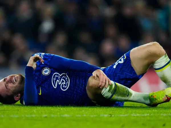 Chelsea today received the bad news that defender Ben Chilwell could be out for the rest of the season. Who are his possible replacements?