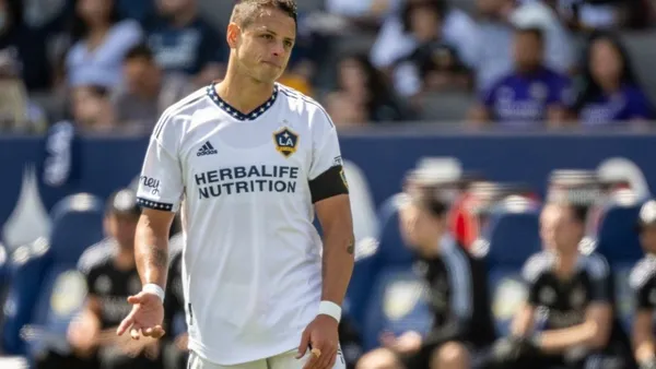 Chicharito Hernández's Los Angeles Galaxy suffered a 3-0 defeat against Houston Dynamo.
