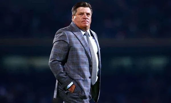 Club America had practically signed one of the young promises of the Mexican soccer, however the hated rival Chivas de Guadalajara entered the fight and complicated all kinds of negotiations