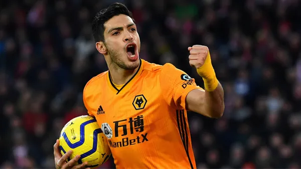 Contrary to what he is currently going through, the Mexican striker had a great start in the EPL, but everything changed after a terrible event.