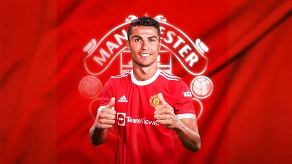 Cristiano Ronaldo arrived in Manchester and his presence in the dressing room always causes a stir. Will the Portuguese be United's captain?