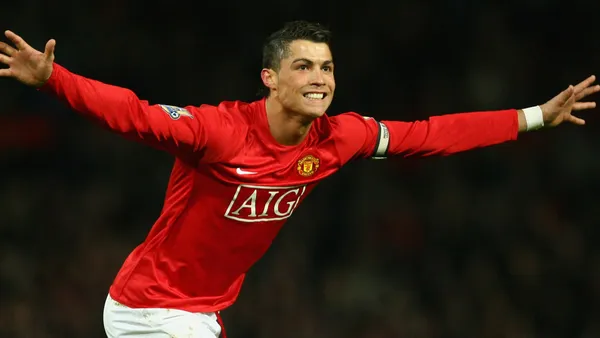 Cristiano Ronaldo played alongside Ryan Giggs, Gary Neville and Paul Scholes in his first spell at Manchester United. Will he captain United at his second time in the club?