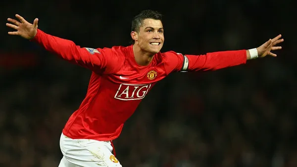 Cristiano Ronaldo signed his arrival at Manchester United, and as it turned out, his contract would be the best in the history of the Premier League.