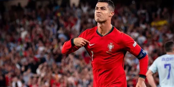 Cristiano Ronaldo's great acrobatic performance to make it 5-0 for Portugal