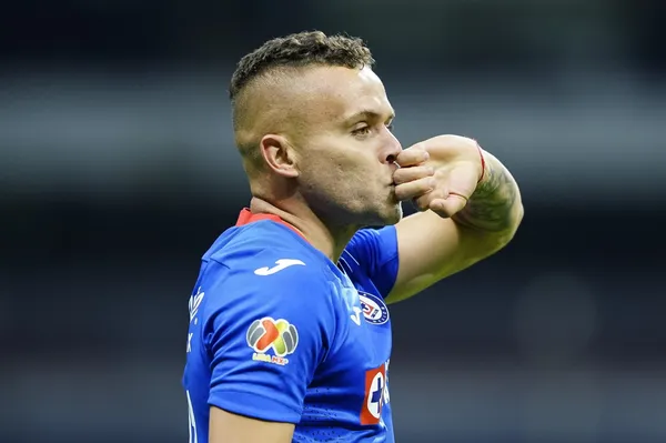 Cruz Azul extended its winning streak to 12 games