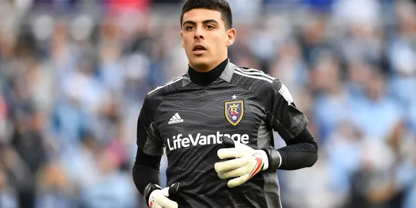 David Ochoa wants to hire the Mexican goalkeeper in every possible way