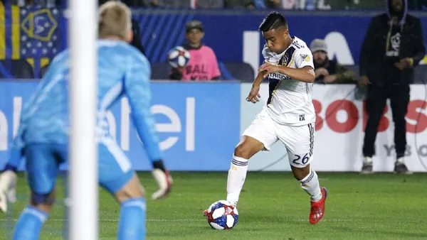 Dennis Te Kloese, Los Angeles Galaxy coach, revealed that there were approaches by teams from the Old Continent by the Mexican player