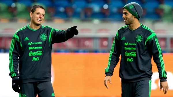 Despite being the player with the best salary in MLS 2021, Carlos Vela's wealth does not exceed the fortune of Javier Chicharito Hernández.