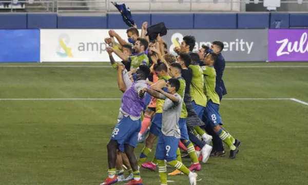 During the history of MLS there have been games with very exaggerated results, which have been the most outstanding?