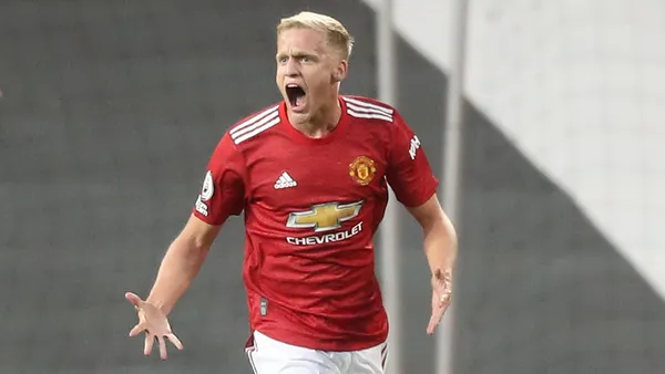 Dutch international player has decided on his Manchester United future after receiving transfer offers from other clubs.