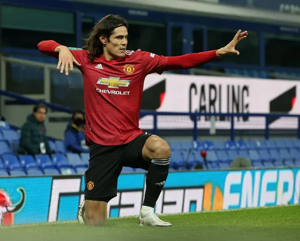 Edinson Cavani was offered last summer to Real Madrid, after his contract with Paris Saint-Germain finally ended