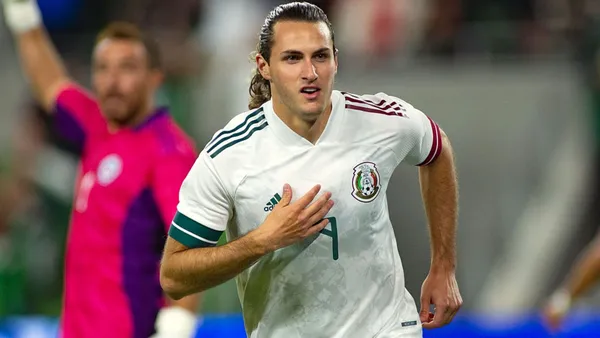 Either Funes Mori or Martín won’t make it to Qatar now that Santiago Giménez is on a scoring streak