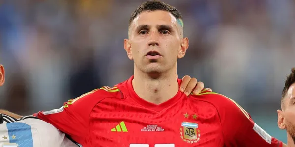 Emiliano “Dibu” Martínez passed the record of Germán “Mono” Burgos and became the goalkeeper with the most unbeatable minutes in the history of the Argentine National Team.