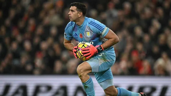 Emiliano Martínez Photo: Flashscore