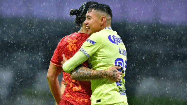 Emilio Lara became America's star player But one of his teammates showed that they don't want him on the pitch.