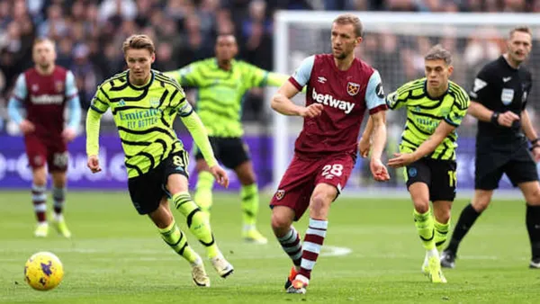 Enjoy with us the minute by minute of the duel between West Ham and Arsenal at the Olympic Stadium in London.