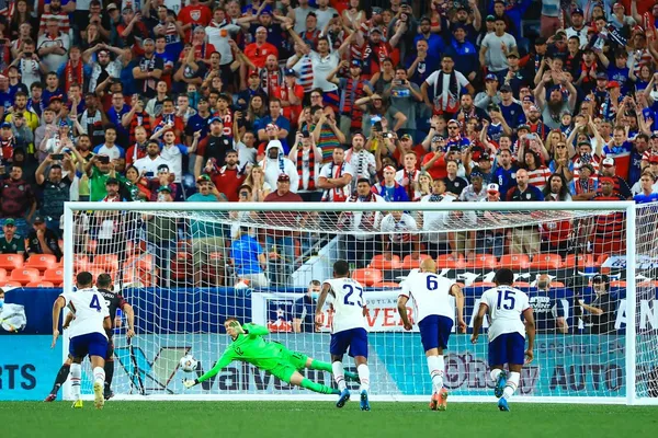 Ethan Horvath entered for the injured Zack Steffen and became the great figure of the game