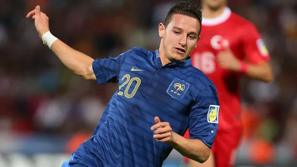Florian Thauvin is a French footballer born in the city of Orleans, who works as a midfielder, currently plays for Tigres, being the highest paid player in the entire Liga MX.